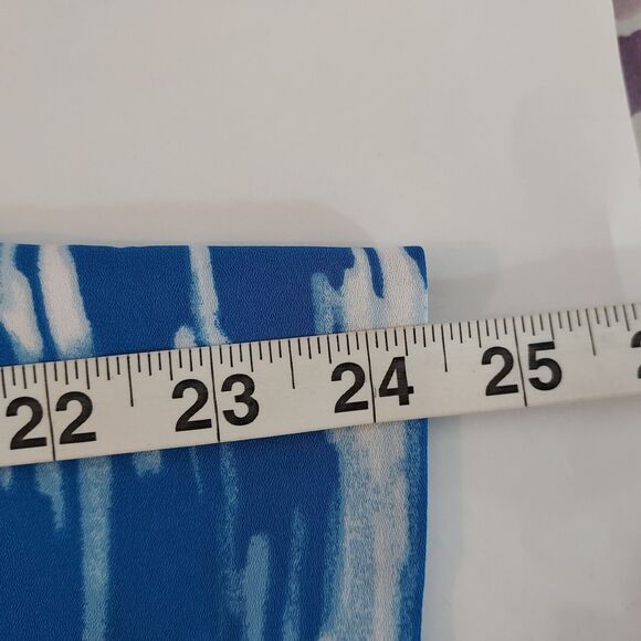 Worthington Shirt Top Flowy Womens Size Medium Button Up Blue White Long Sleeves - Picture 11 of 13